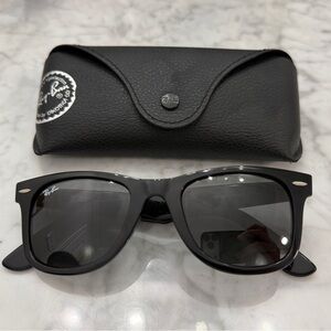 Ray-Ban Wayferer Ease RB4340 Polished Black / Black Lense Sunglasses with Case